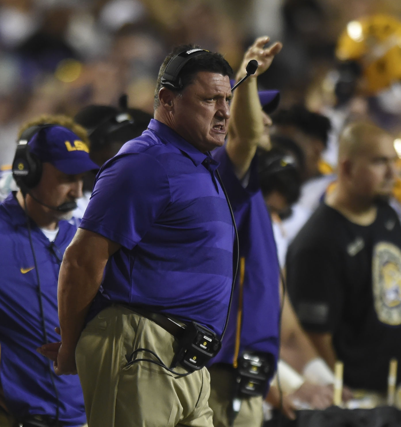 lsualabamafootball.110418_1414